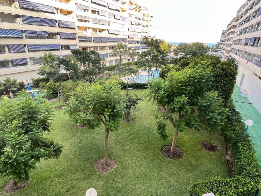Marbella Piso En Casco Junto A Playa Piscina In Summer Season Exterior foto
